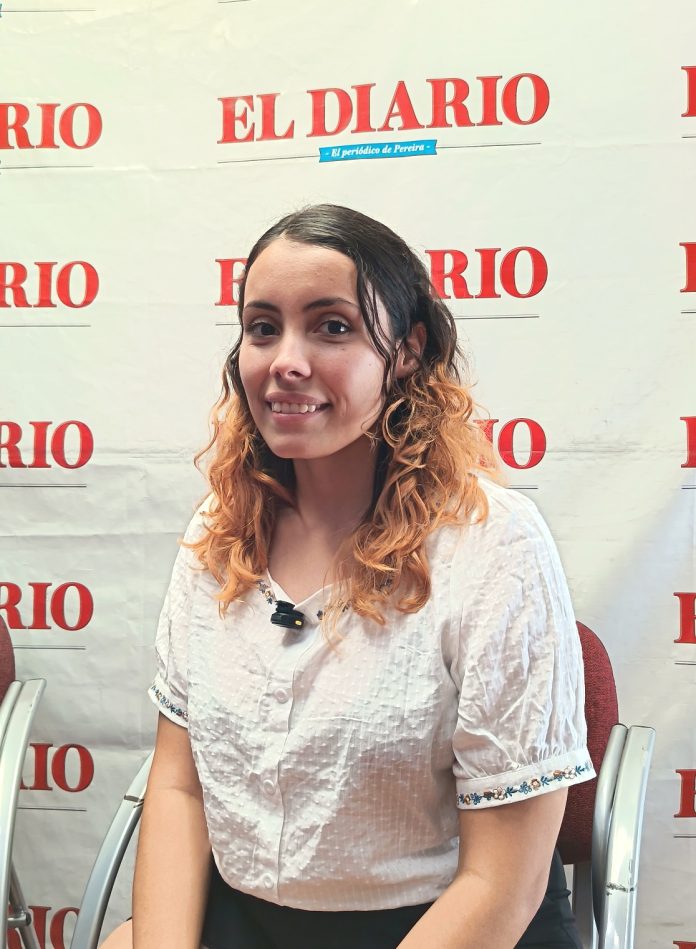 Creadora de universos entre líneas