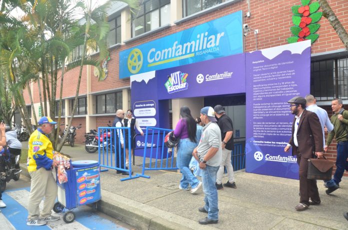Inició la entrega de kits escolares en Comfamiliar Risaralda