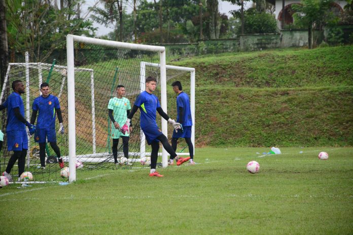 Deportivo Pereira visita hoy a Santa Fe en El Campín