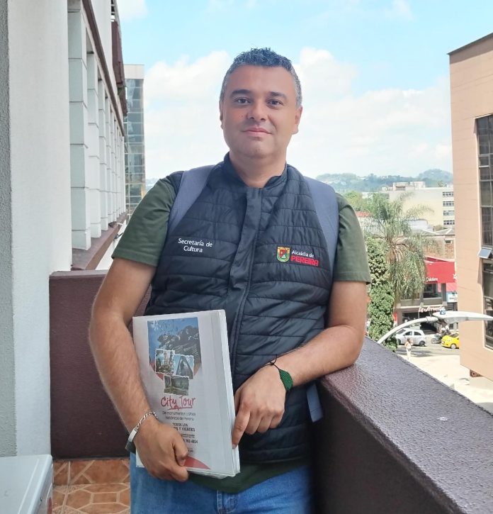 Ronald Holguín, el historiador que recorre Pereira