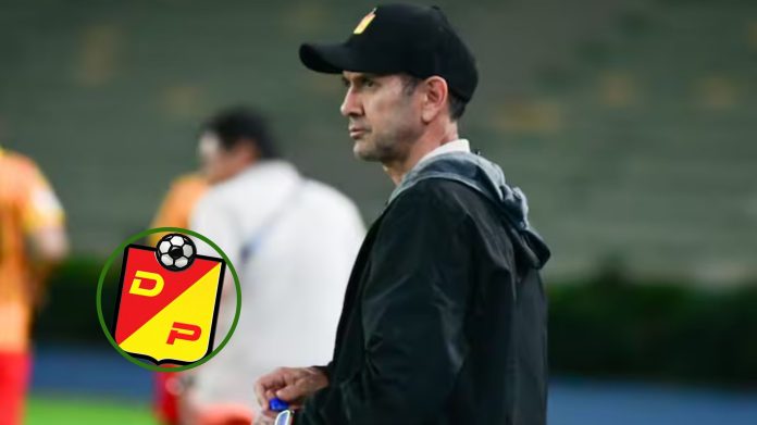 Arturo Reyes debutó con polémica: críticas al VAR tras derrota del Pereira