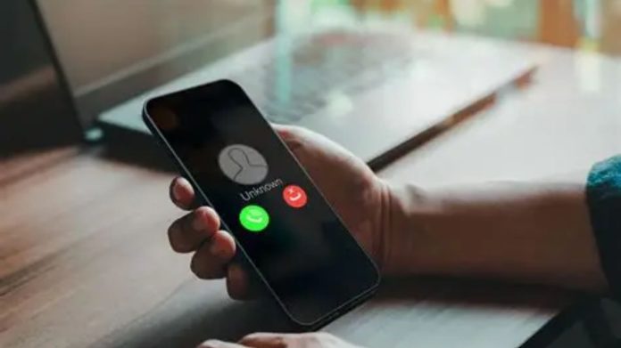 Alerta por estafas telefónicas: estos son los prefijos peligrosos y cuándo no debes devolver una llamada