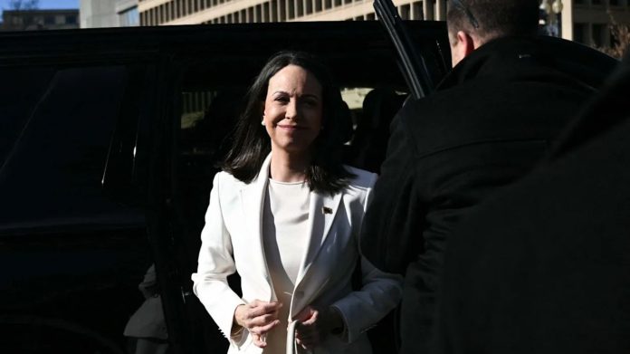 María Corina Machado llega a la Casa Blanca para un almuerzo con Donald Trump