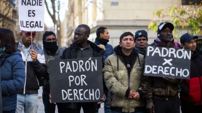Así es el nuevo plan del Gobierno de España para regularizar a cientos de miles de migrantes y a quién beneficia