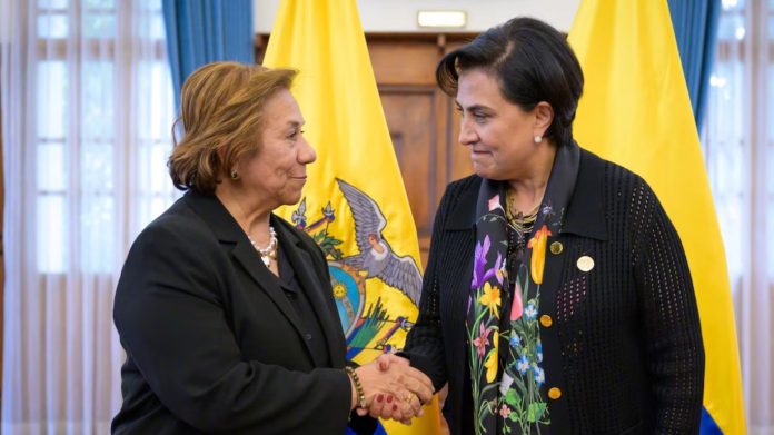 En medio de la crisis comercial, cancilleres de Colombia y Ecuador se reúnen a puerta cerrada