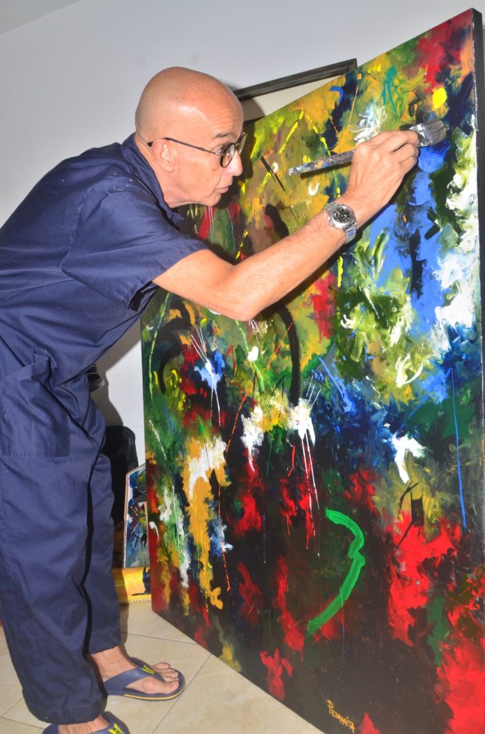 César Piedrahíta, 50 años de persistencia y color en el arte abstracto