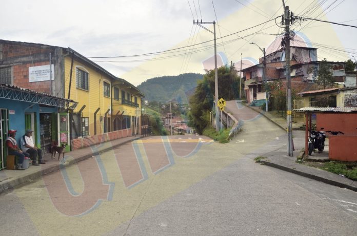 Salió por una cerveza y terminó macheteado