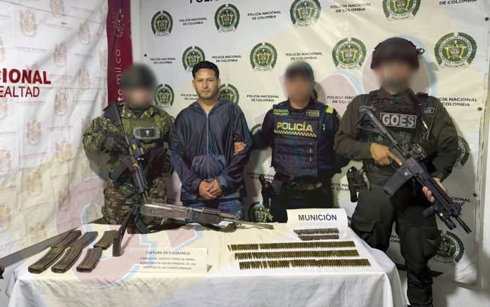 Cae ‘Tiktoker’ del Clan del Golfo con fusil y munición