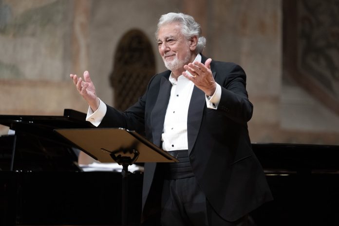 Plácido Domingo, la leyenda que cayó en desgracia