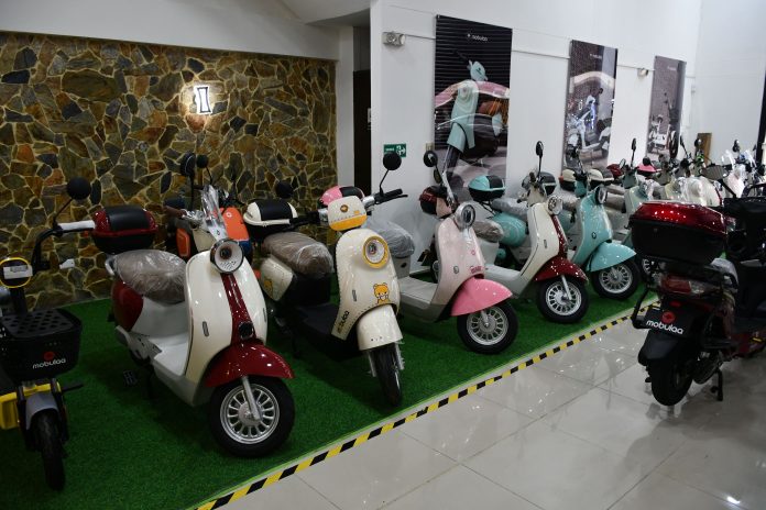 Movilidad eléctrica crece en Pereira: entre beneficios y riesgos 