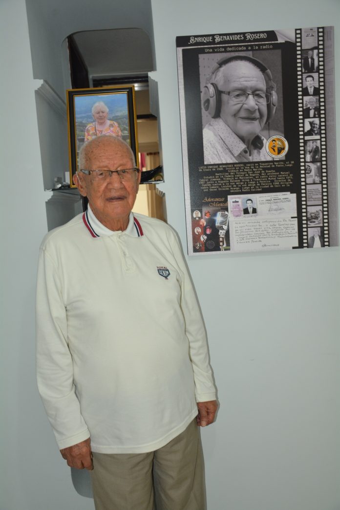 La radio de Enrique Benavides