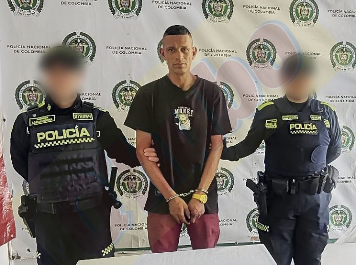 Andaba por la vereda cuando le cayó la ley
